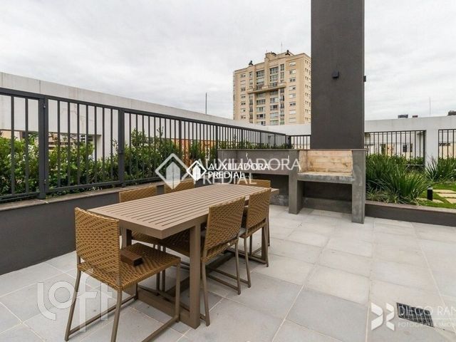 Apartamento com 50m², 1 dormitório, 1 vaga, Auxiliadora em Porto Alegre
