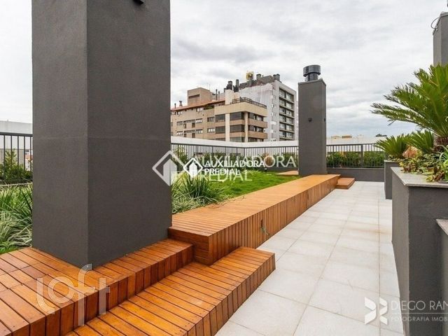 Apartamento com 50m², 1 dormitório, 1 vaga, Auxiliadora em Porto Alegre