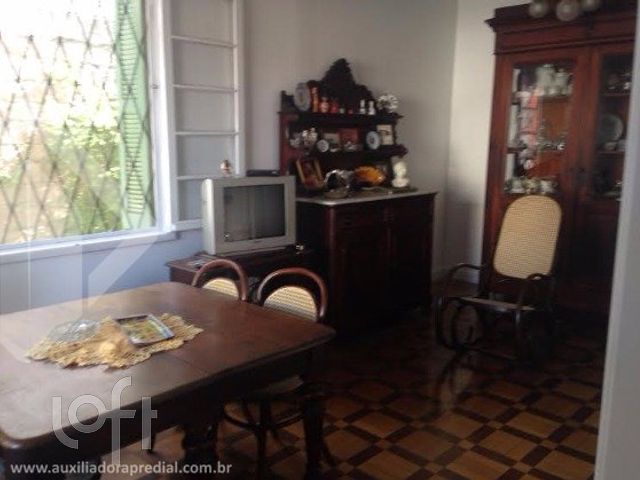 Casa com 102m², 3 dormitórios, 3 vagas, Petrópolis em Porto Alegre