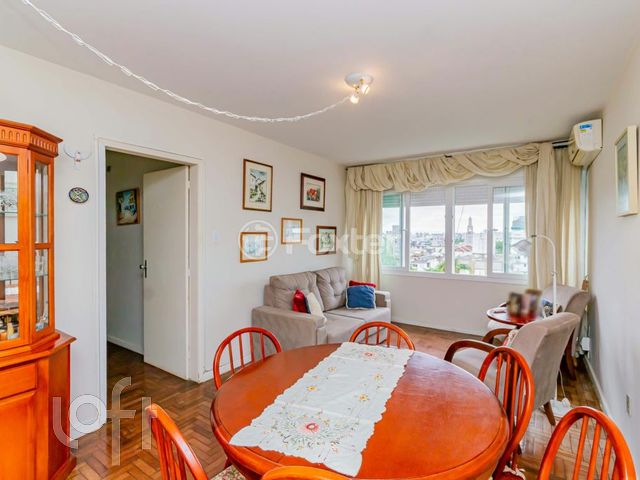 Apartamento com 99m², 3 dormitórios, 1 vaga, Petrópolis em Porto Alegre