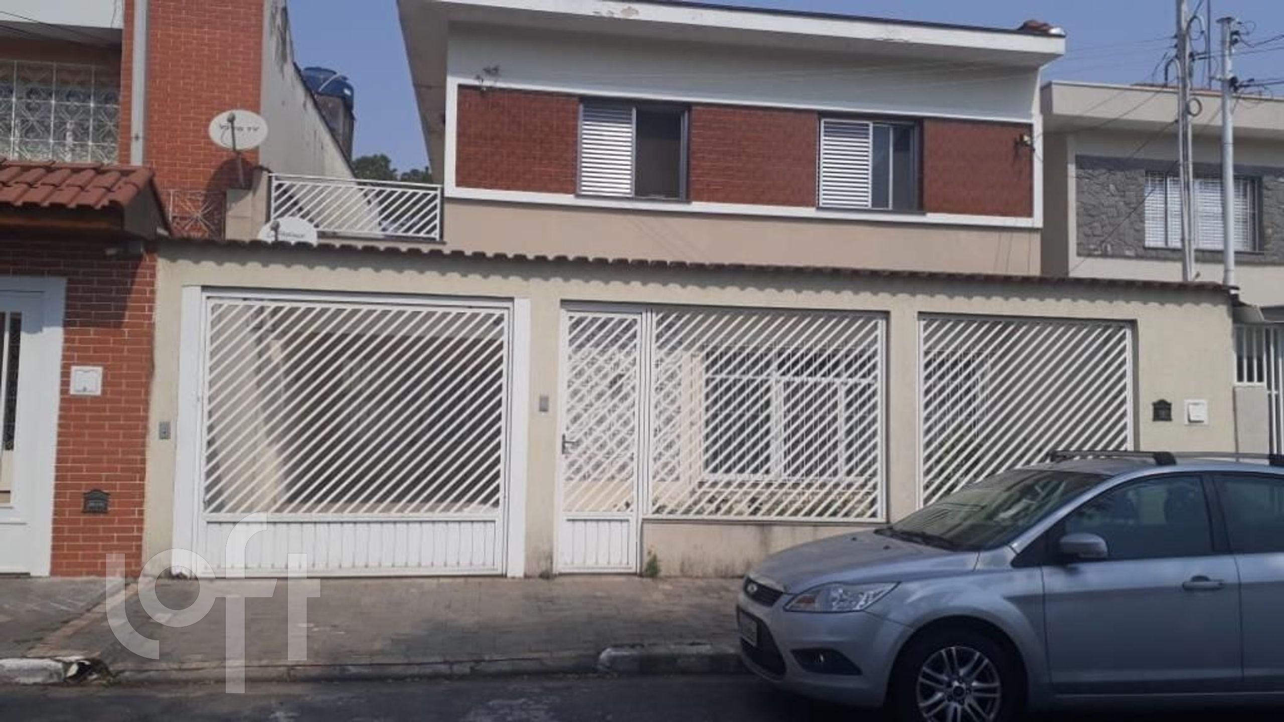 Casa à venda com 3 quartos, 232m² - Foto 1