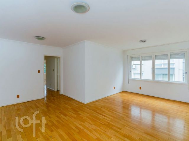 Apartamento com 104m², 3 dormitórios, 1 suíte, 2 vagas, Petrópolis em Porto Alegre