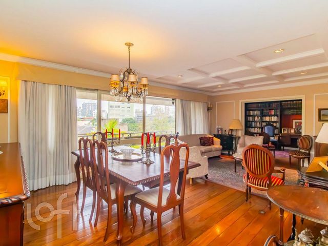 Apartamento com 227m², 3 dormitórios, 1 suíte, 3 vagas, Moinhos de Vento em Porto Alegre