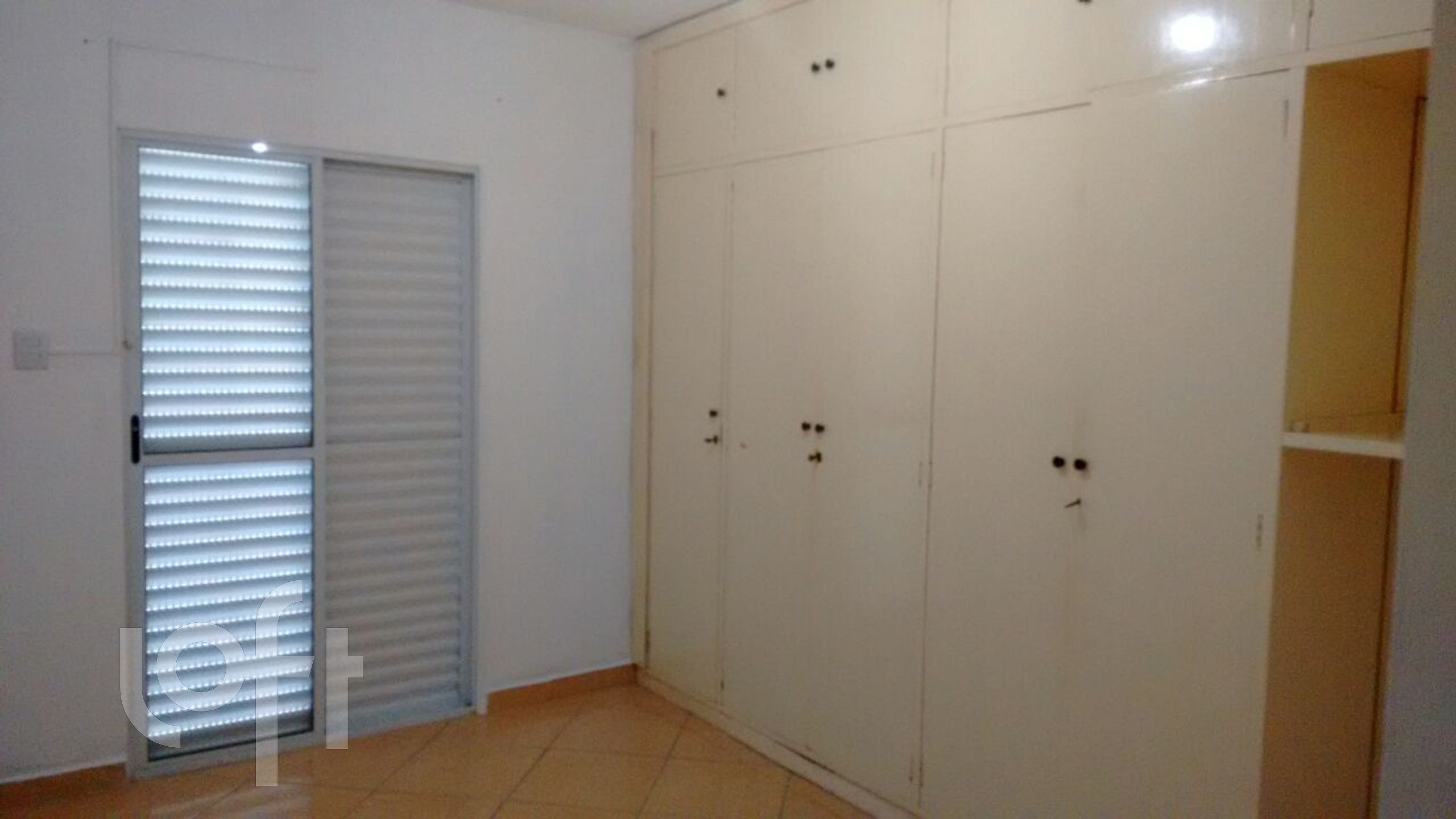 Casa à venda com 5 quartos, 215m² - Foto 11