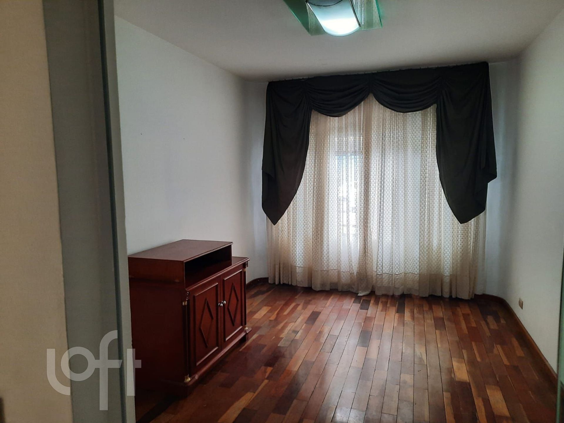 Casa à venda com 3 quartos, 200m² - Foto 1