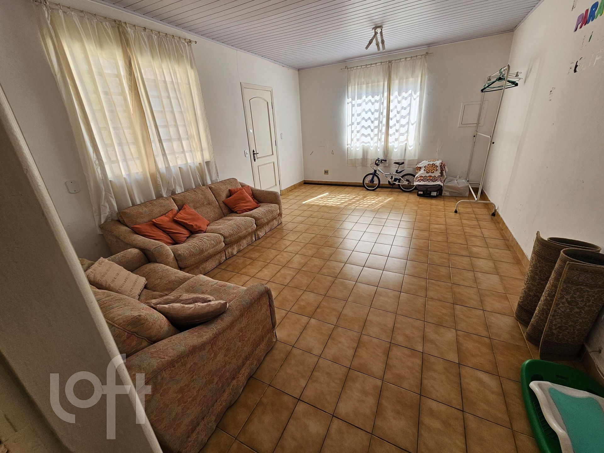 Casa à venda com 3 quartos, 150m² - Foto 1