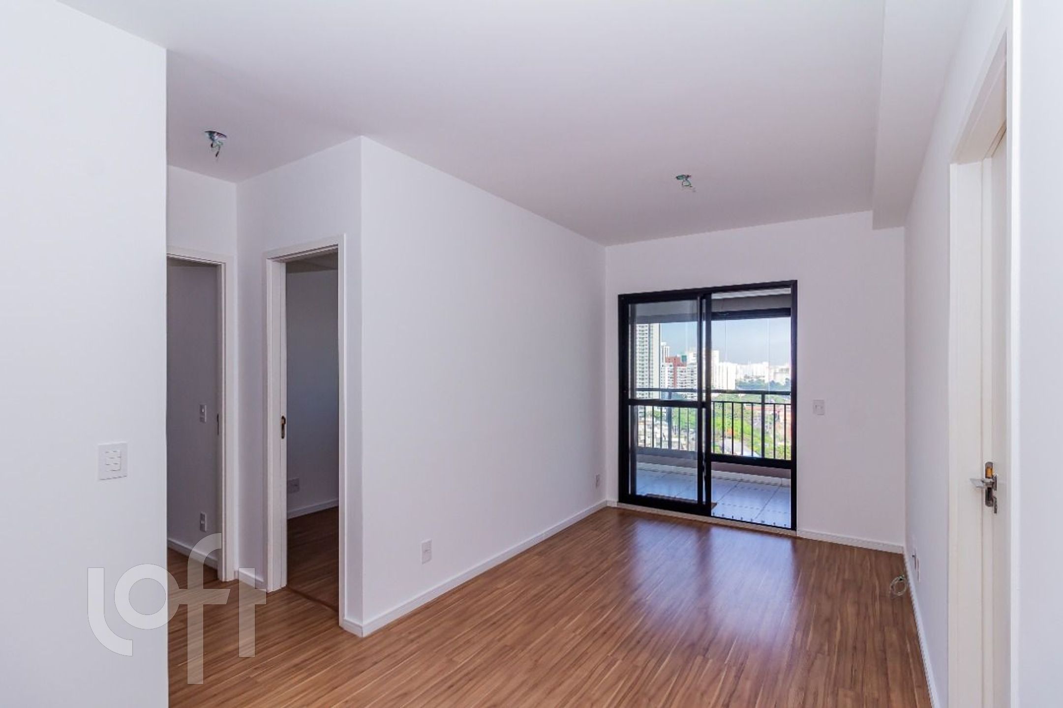 Apartamento à venda com 2 quartos, 61m² - Foto 1