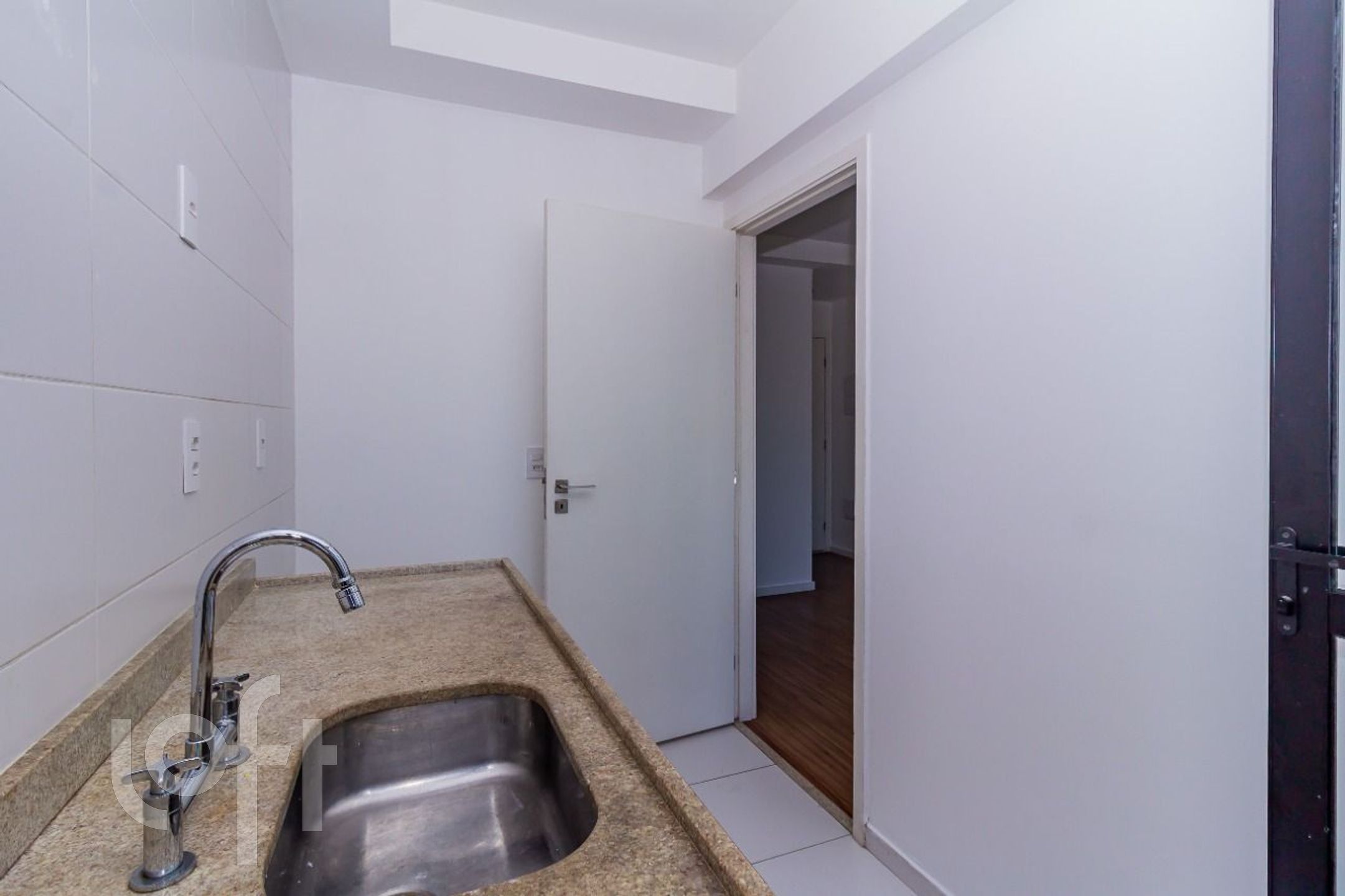 Apartamento à venda com 2 quartos, 61m² - Foto 9