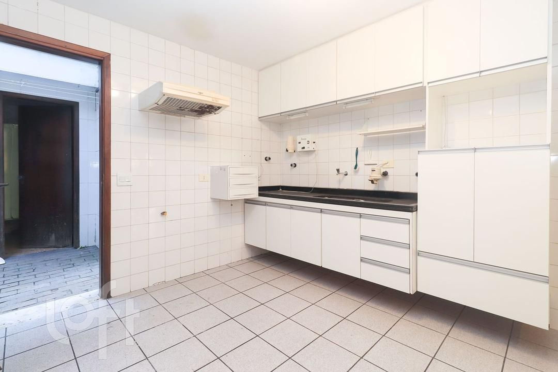 Casa à venda com 4 quartos, 300m² - Foto 7