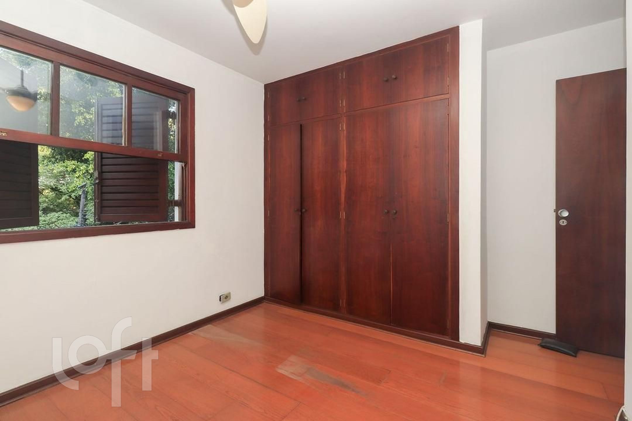 Casa à venda com 4 quartos, 300m² - Foto 25