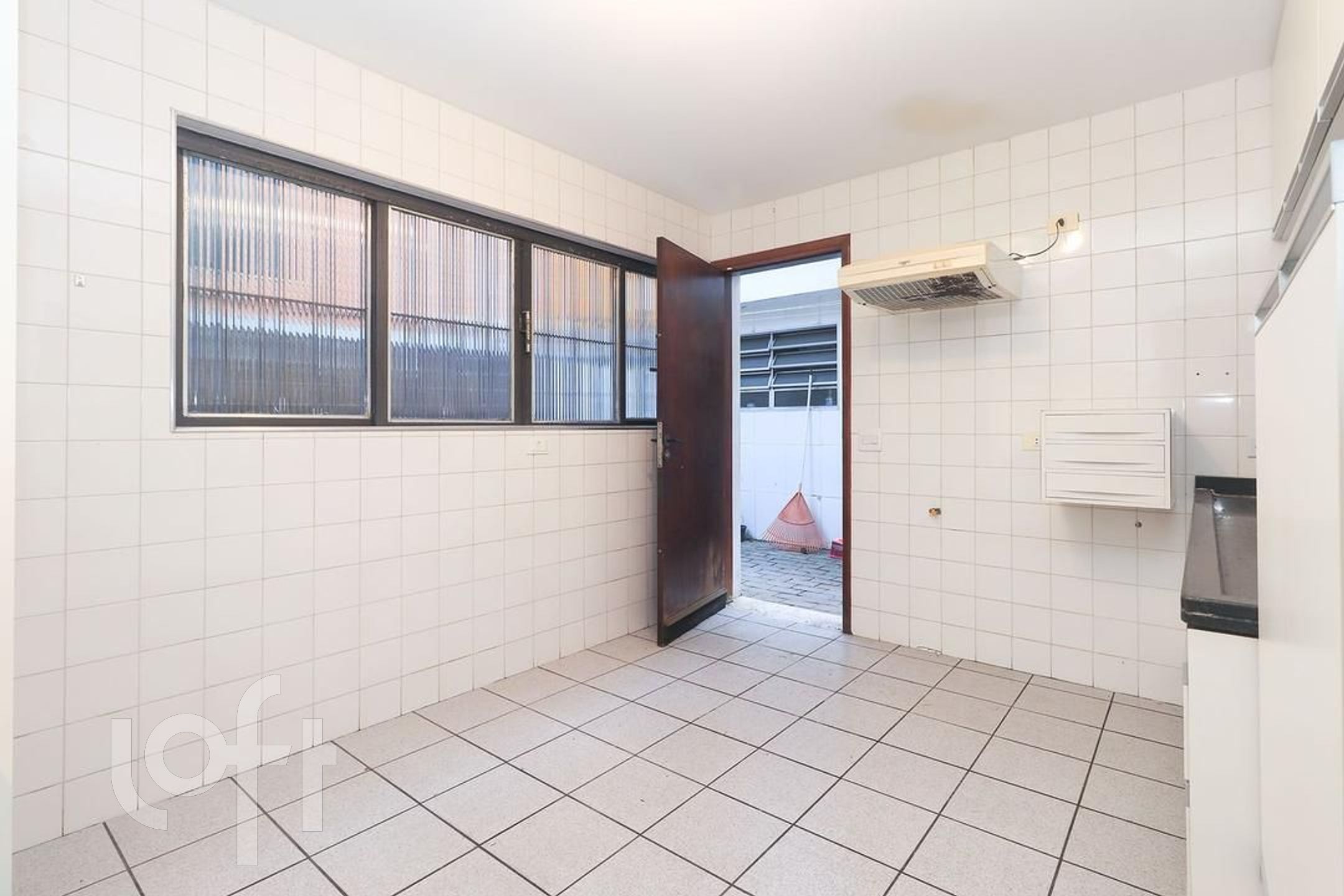 Casa à venda com 4 quartos, 300m² - Foto 8