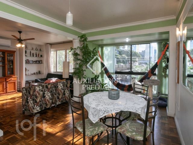 Apartamento com 132m², 3 dormitórios, 1 suíte, 1 vaga, Três Figueiras em Porto Alegre