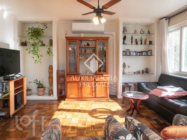 Apartamento com 132m², 3 dormitórios, 1 suíte, 1 vaga, Três Figueiras em Porto Alegre