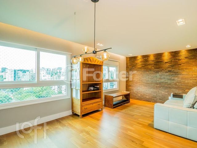 Apartamento com 81m², 2 dormitórios, 2 suítes, 2 vagas, Moinhos de Vento em Porto Alegre