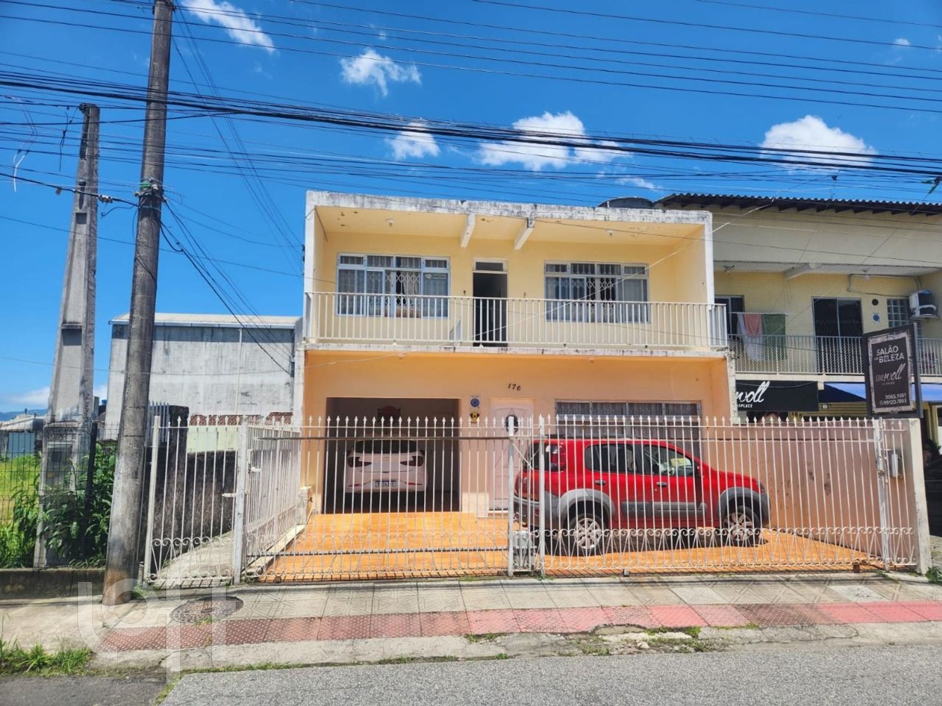 Casa à venda em Balneário com 330 m², 5 quartos, 3 vagas