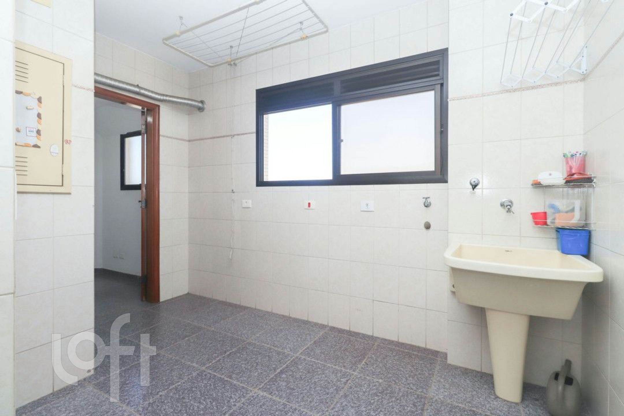 Apartamento à venda com 3 quartos, 140m² - Foto 17