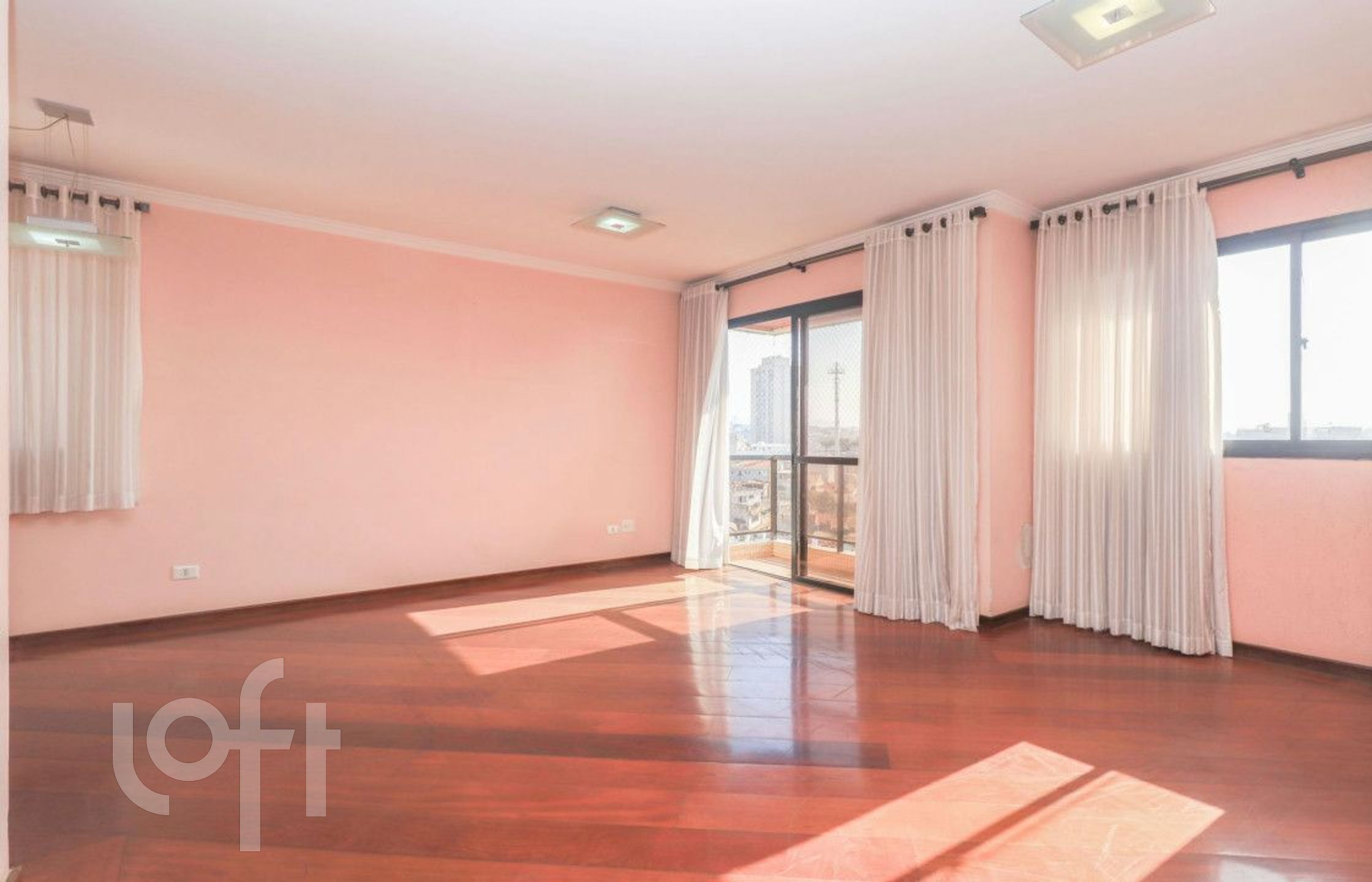 Apartamento à venda com 3 quartos, 140m² - Foto 1