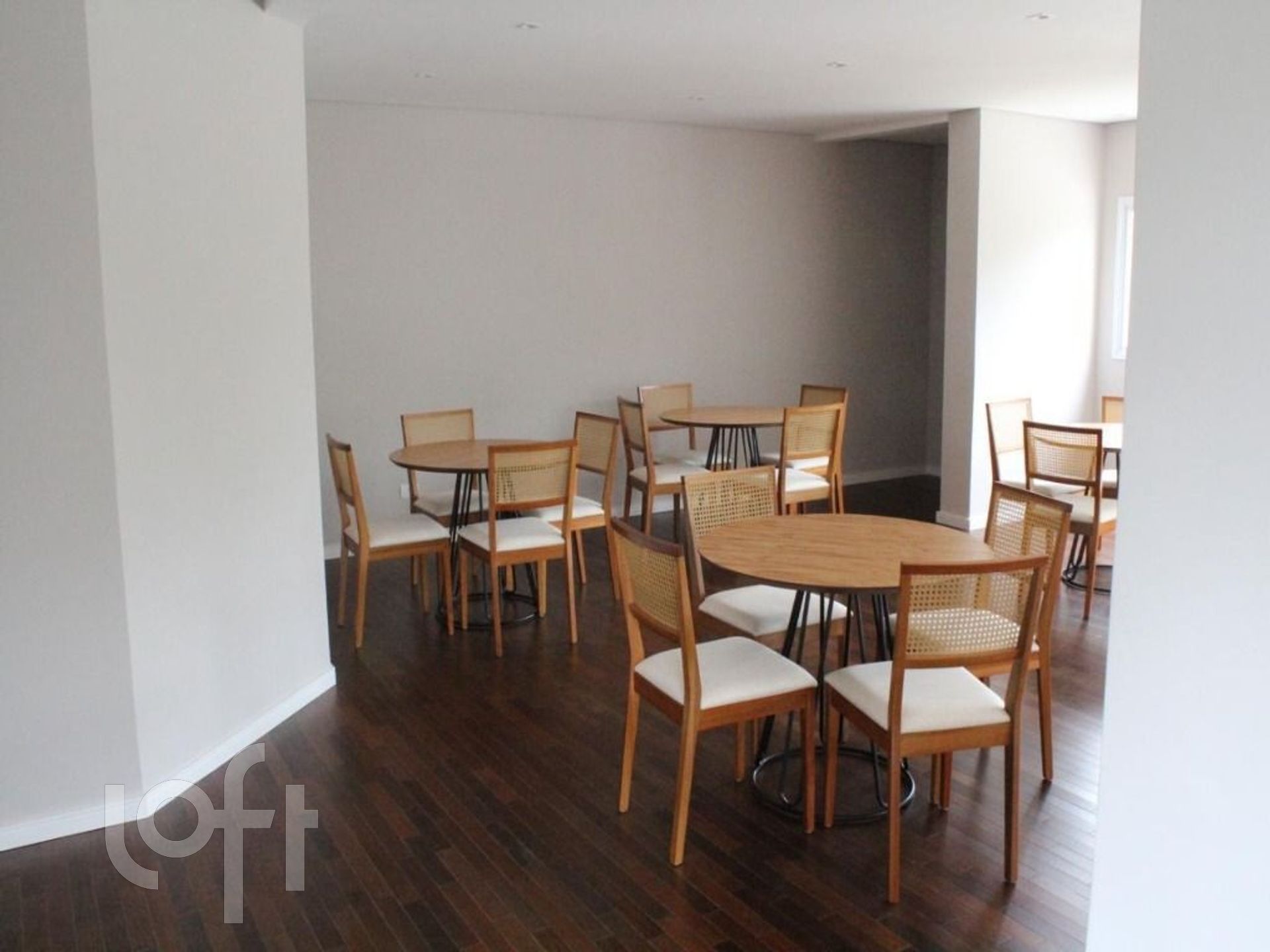 Apartamento à venda com 2 quartos, 62m² - Foto 25