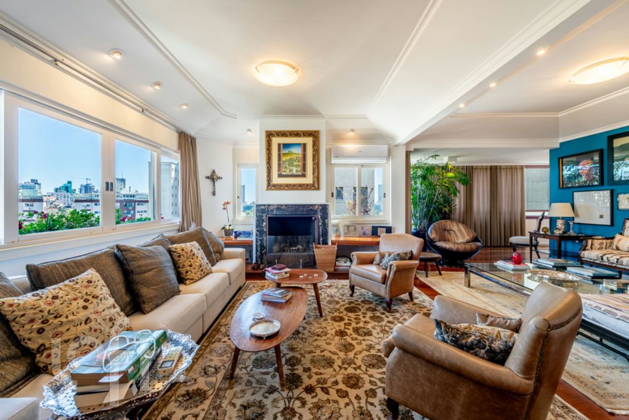 Apartamento com 399m², 3 dormitórios, 1 suíte, 3 vagas, Rio Branco em Porto Alegre