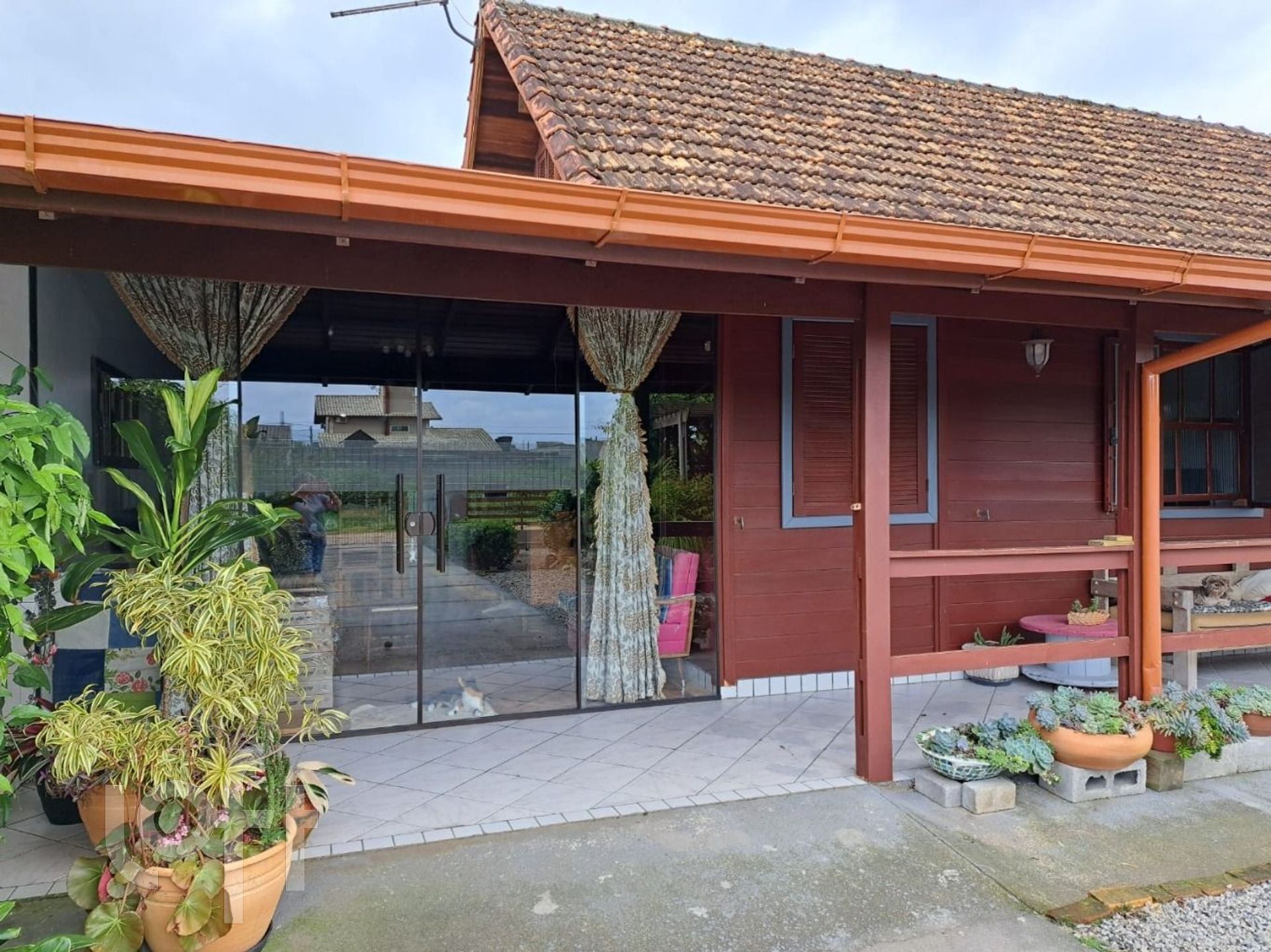 Casa à venda em Pinheira com 210 m², 4 quartos, 2 suítes, 2 vagas
