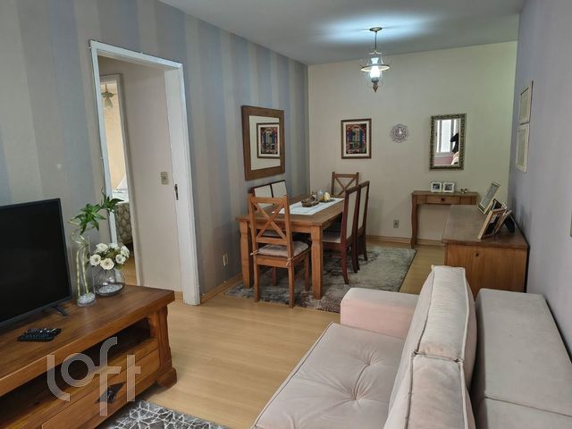 Apartamento com 72m², 2 dormitórios, 1 vaga, São João em Porto Alegre