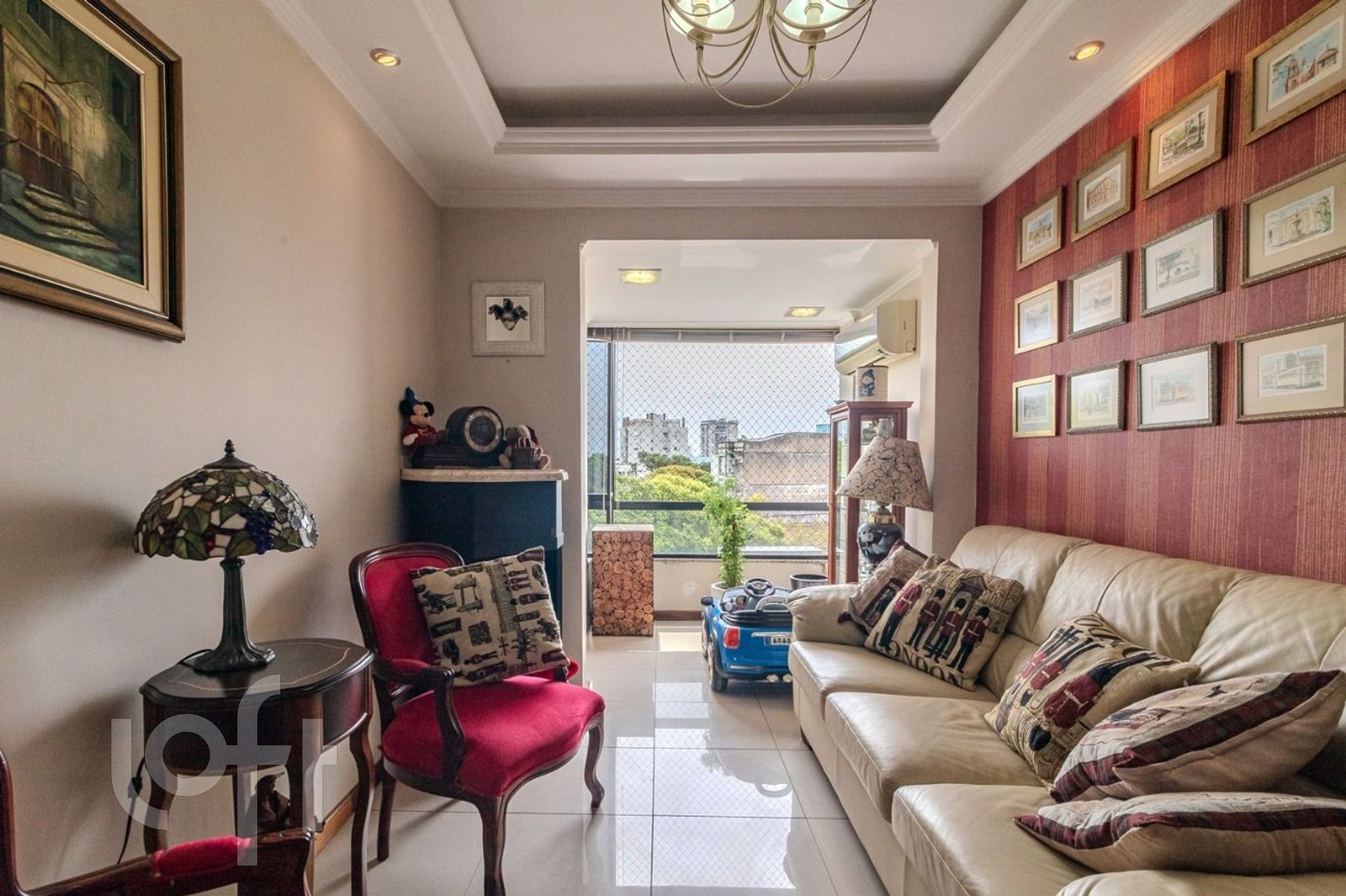 Apartamento com 90m², 3 dormitórios, 1 suíte, 1 vaga, Floresta em Porto Alegre