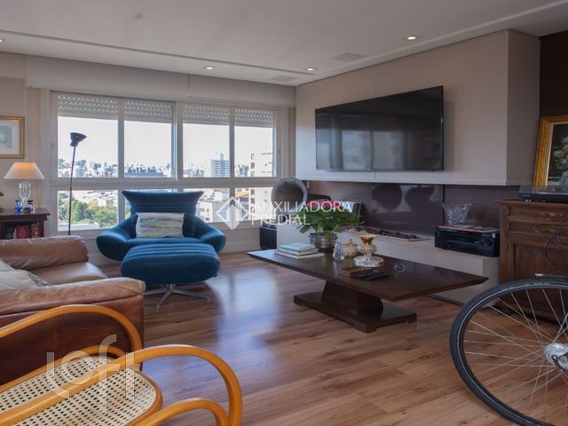 Apartamento com 113m², 3 dormitórios, 1 suíte, 1 vaga, Petrópolis em Porto Alegre