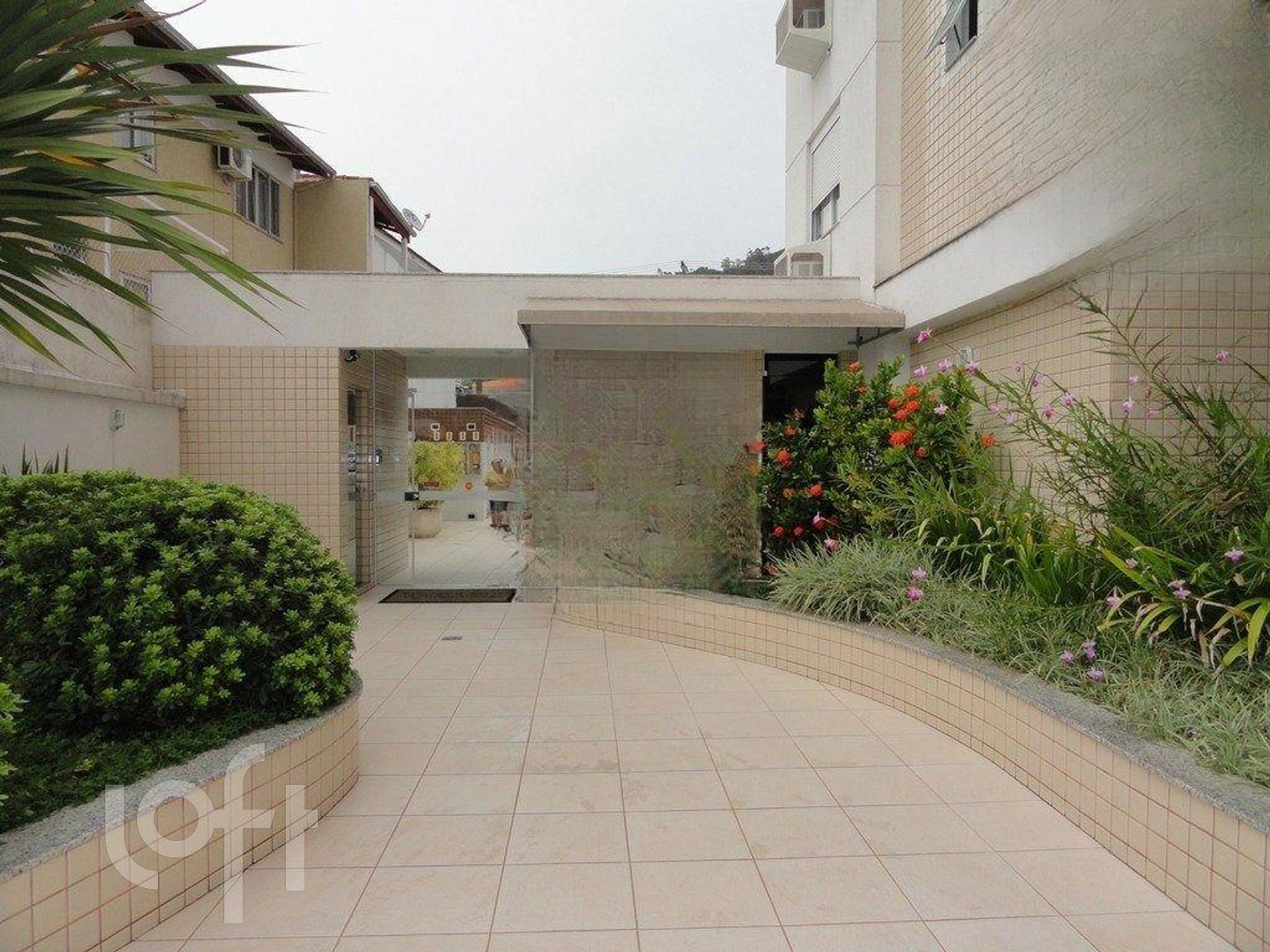 Apartamento à venda em Trindade com 71 m², 2 quartos, 1 suíte, 2 vagas