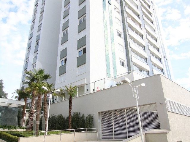 Apartamento com 137m², 3 dormitórios, 3 suítes, 2 vagas, Rio Branco em Porto Alegre