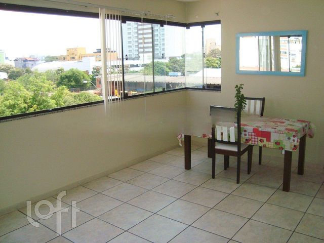 Apartamento com 80m², 2 dormitórios, 1 suíte, Santana em Porto Alegre