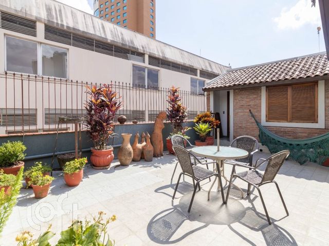 Apartamento com 195m², 3 dormitórios, 1 vaga, Moinhos de Vento em Porto Alegre