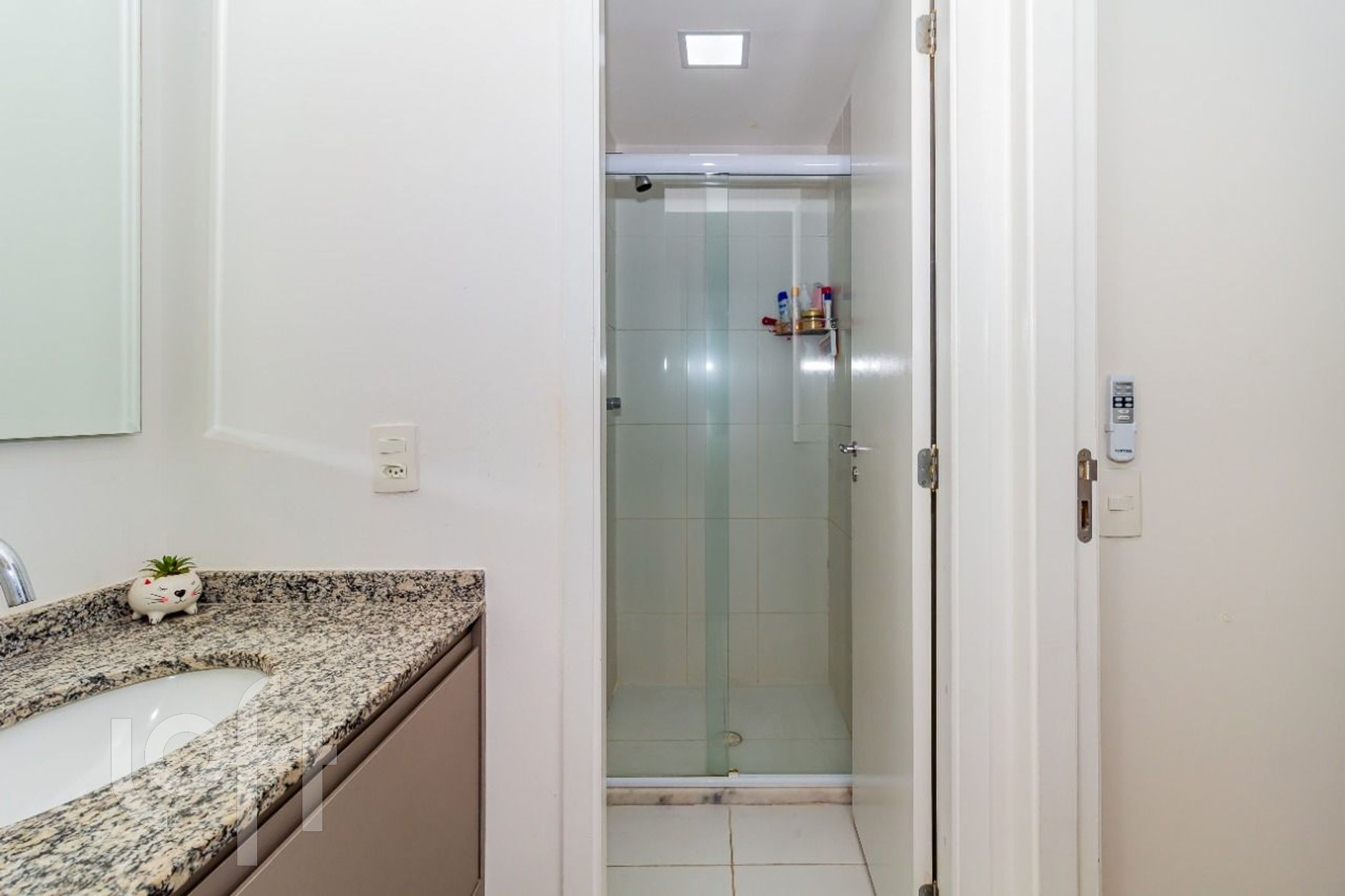 Apartamento à venda com 1 quarto, 40m² - Foto 19