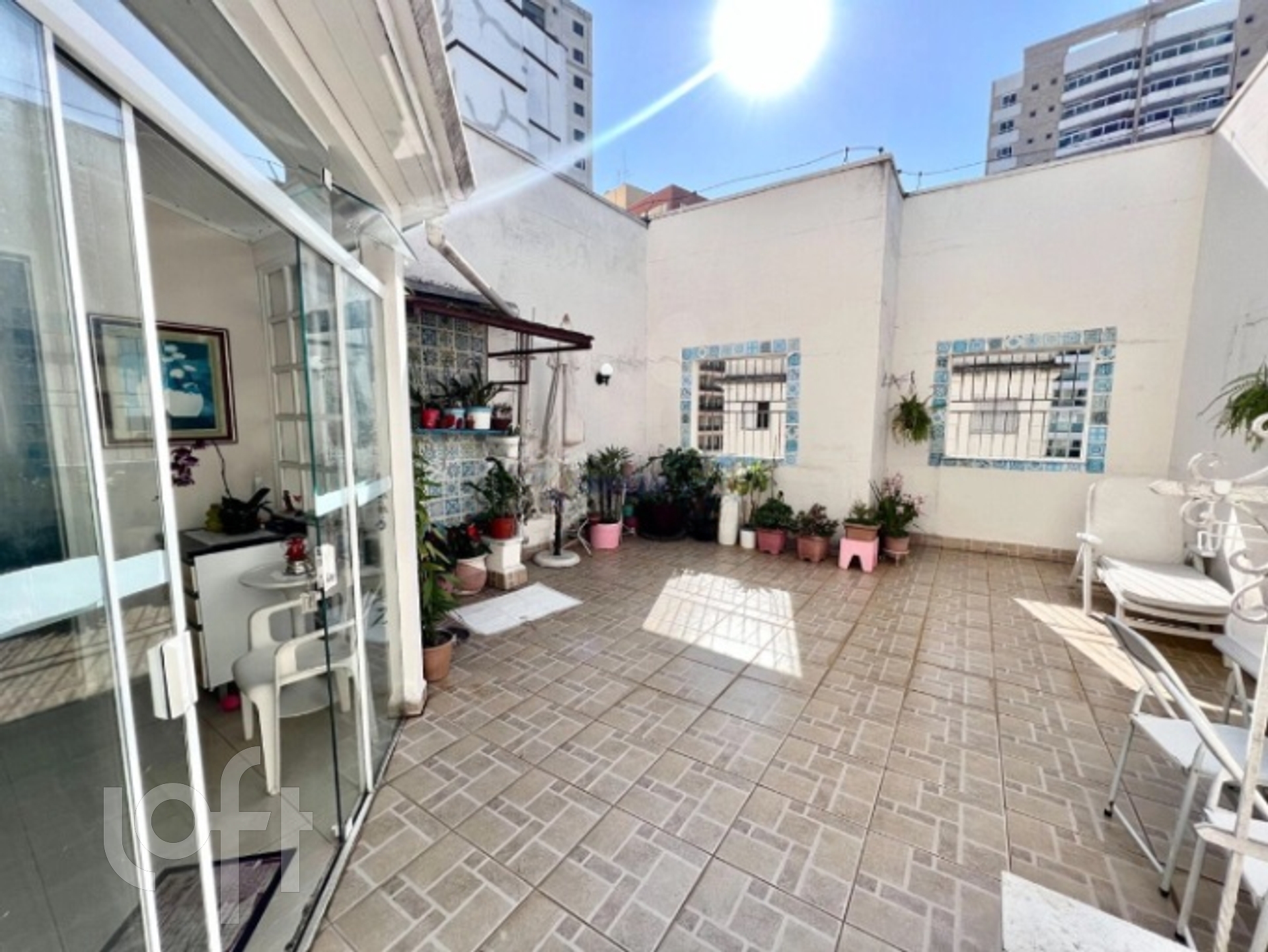 Apartamento à venda com 2 quartos, 141m² - Foto 2