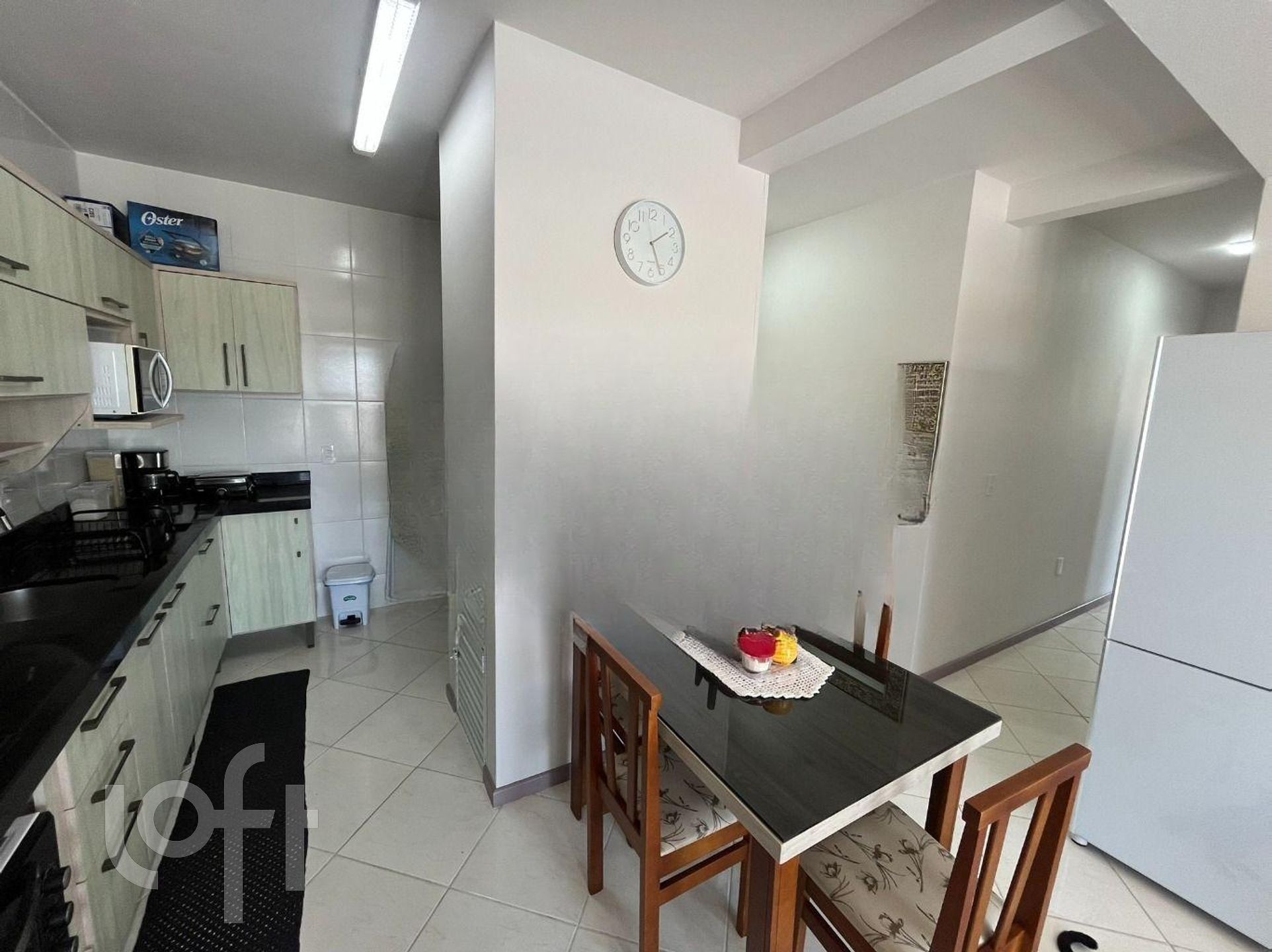Apartamento à venda em Barra do Aririu com 68 m², 2 quartos, 6 vagas