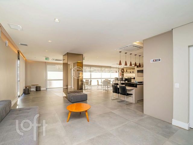 Apartamento com 62m², 2 dormitórios, 1 suíte, 2 vagas, Vila Ipiranga em Porto Alegre