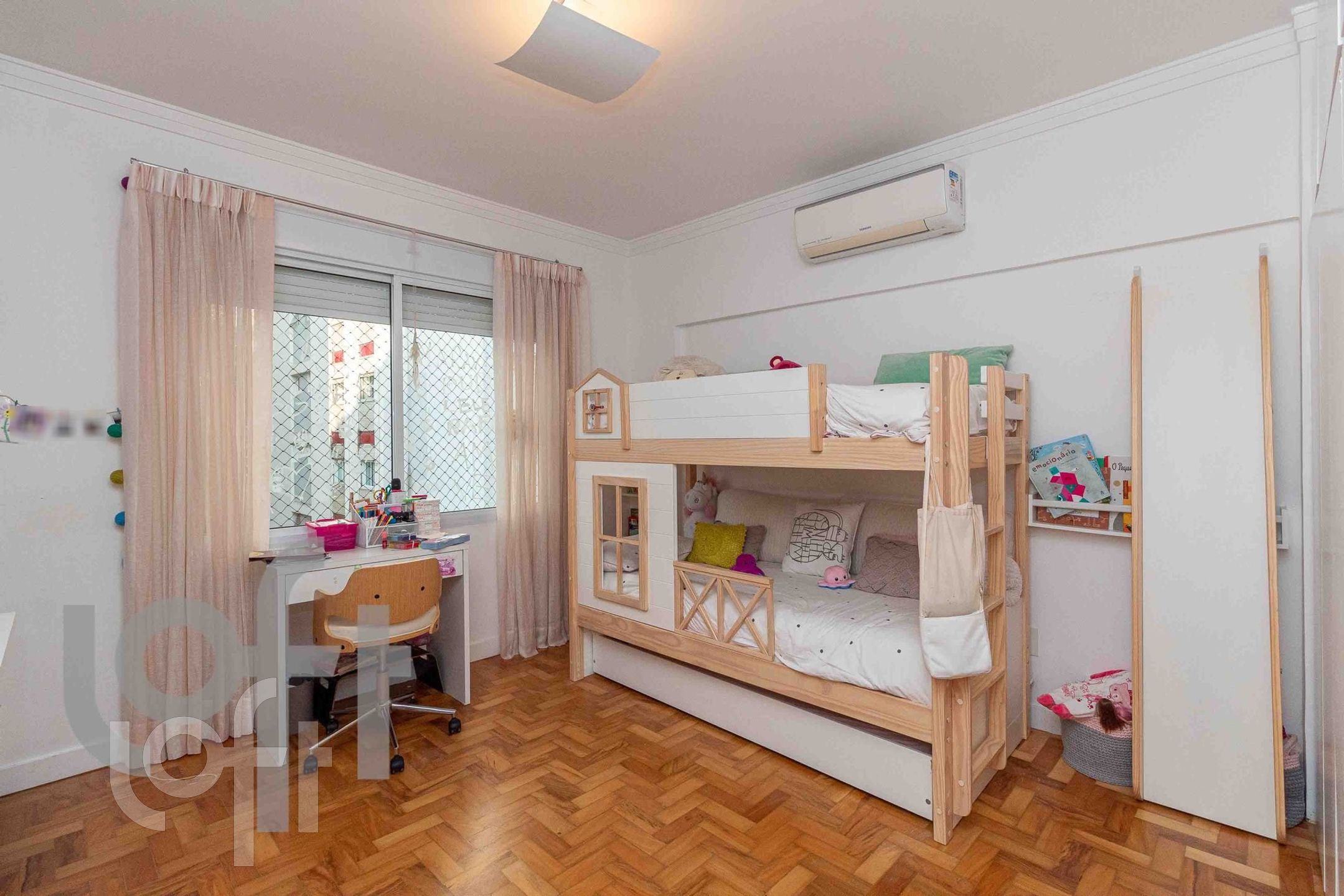 Apartamento à venda com 3 quartos, 240m² - Foto 4