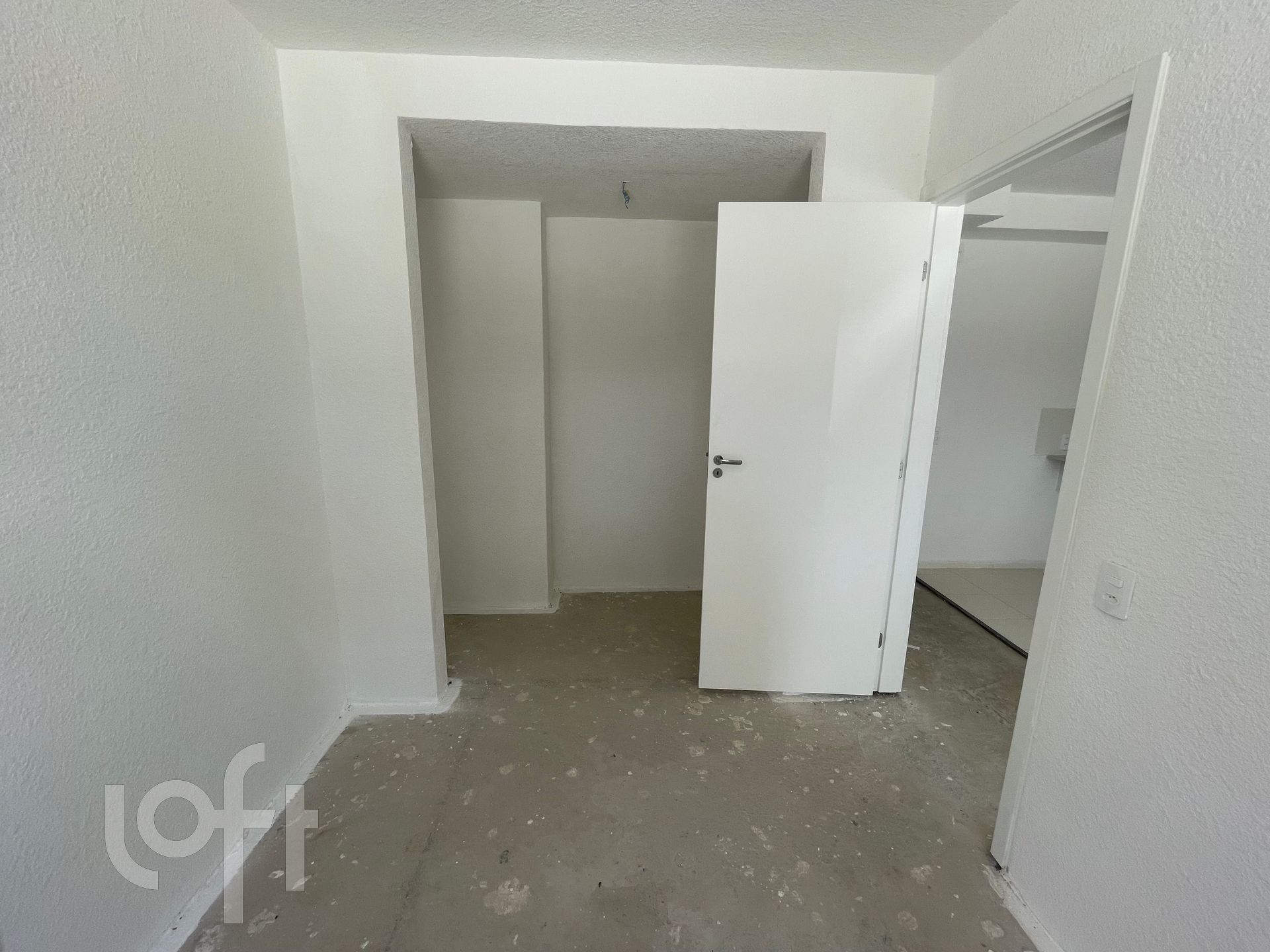 Apartamento à venda com 1 quarto, 34m² - Foto 2