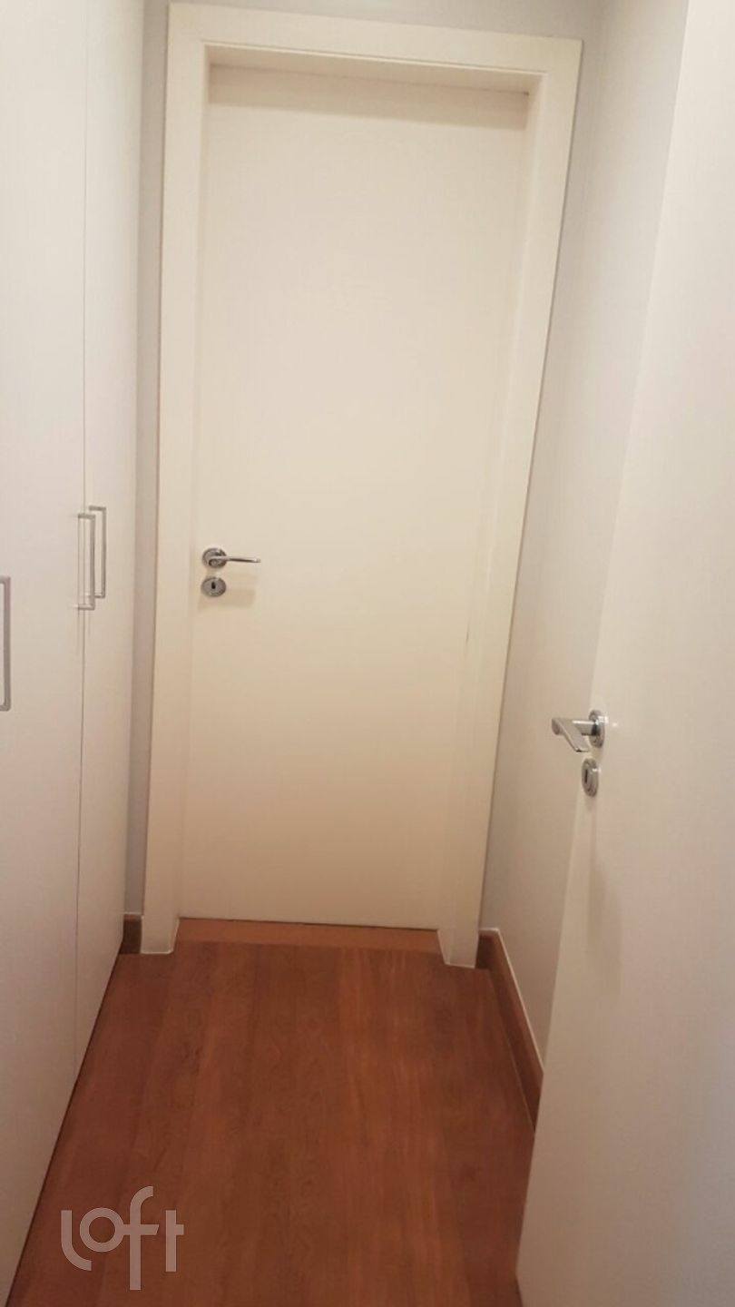 Apartamento à venda com 3 quartos, 215m² - Foto 4