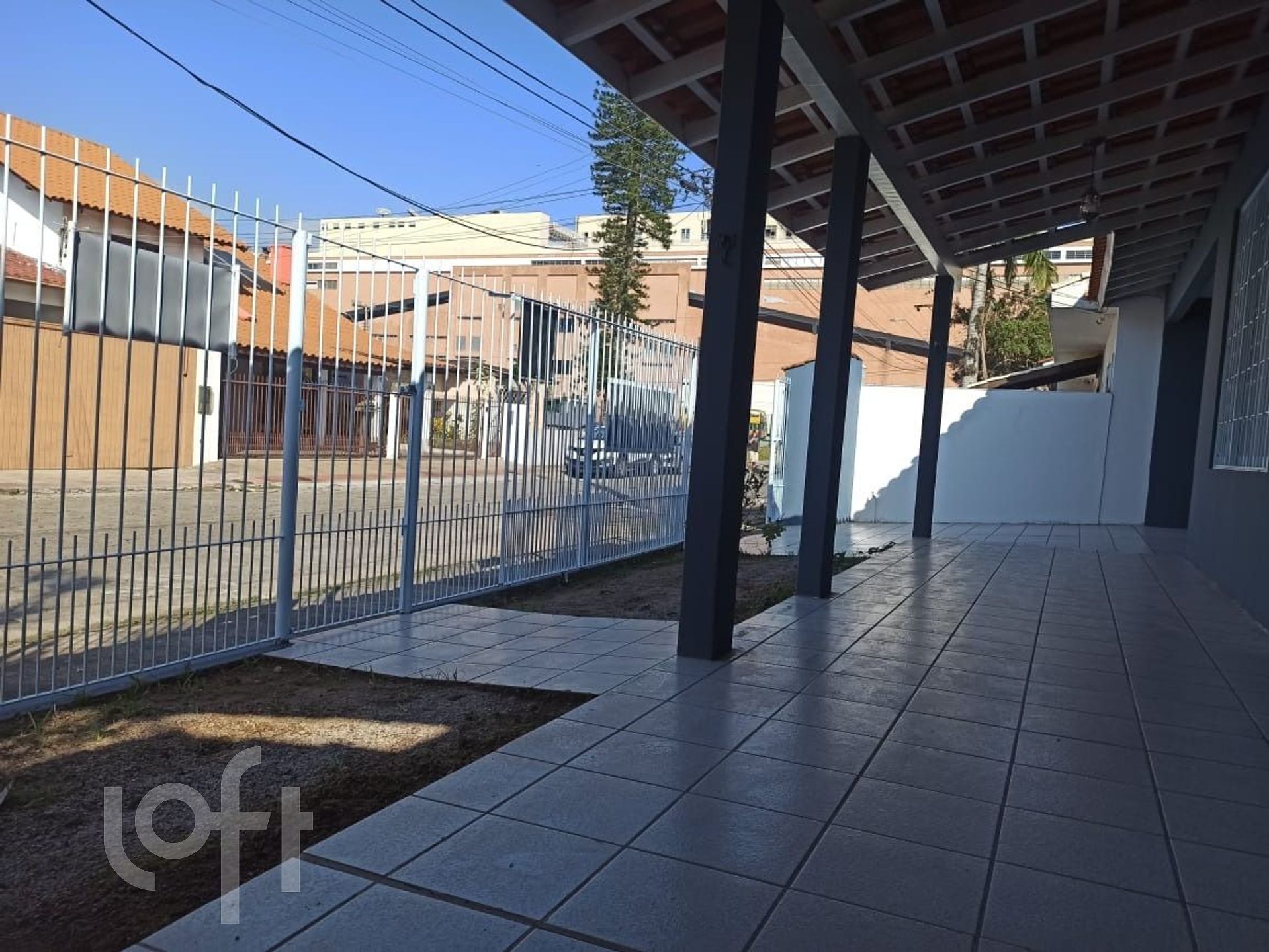 Casa Residencial com 250m², 4 quartos, 2 suítes, 4 garagens, no bairro Santa Mônica em Florianópolis