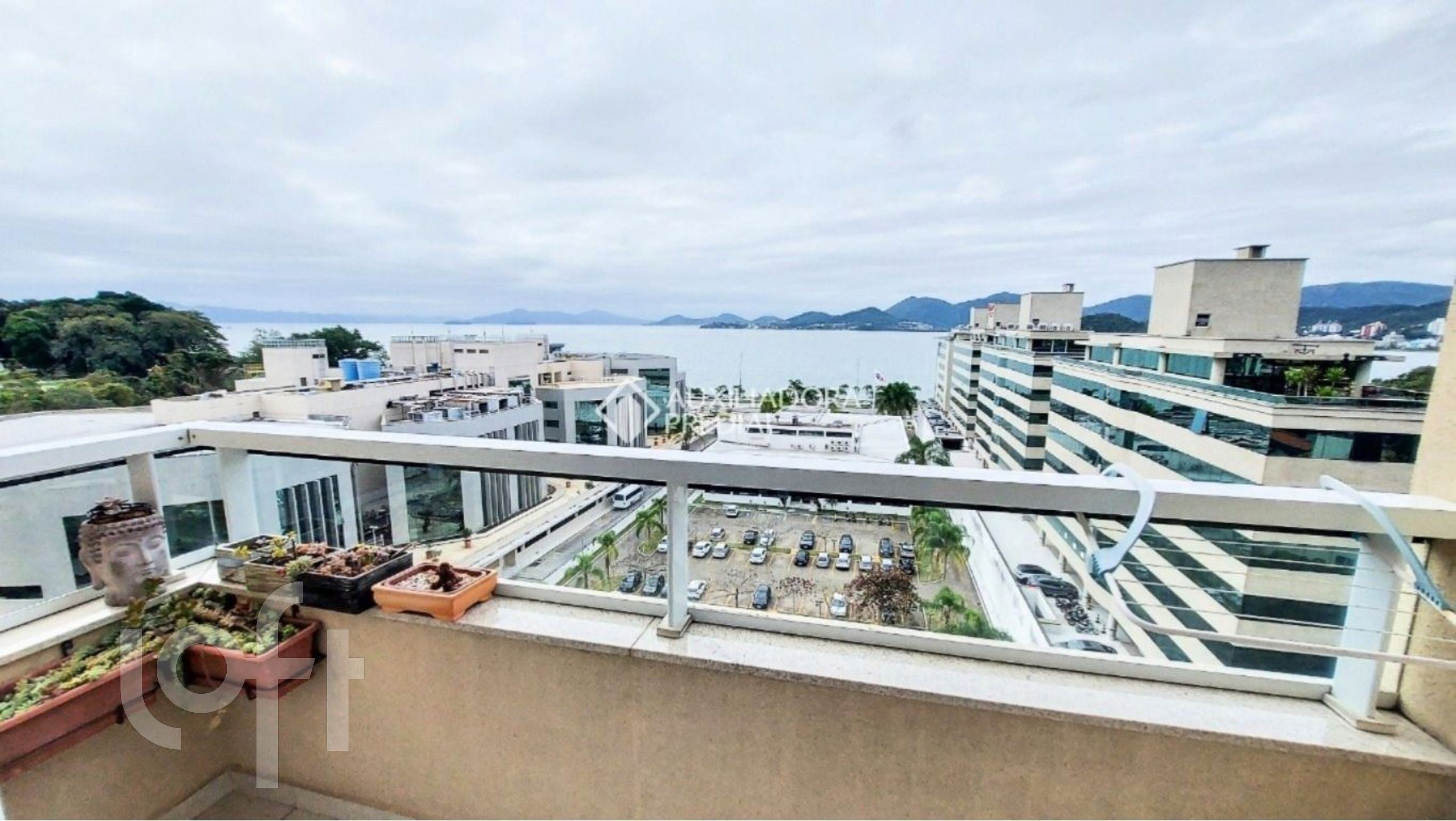 Apartamentos com 75m², 2 quartos, 1 suíte, 2 garagens, no bairro Agronômica em Florianópolis