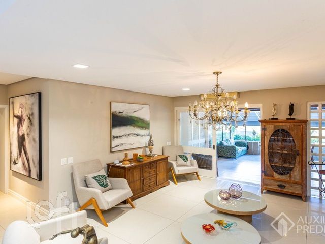 Casa com 282m², 3 dormitórios, 1 suíte, 4 vagas, Chácara das Pedras em Porto Alegre