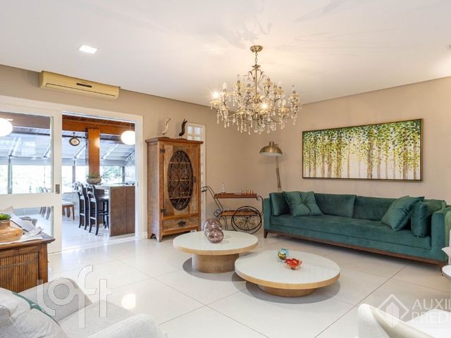 Casa com 282m², 3 dormitórios, 1 suíte, 4 vagas, Chácara das Pedras em Porto Alegre