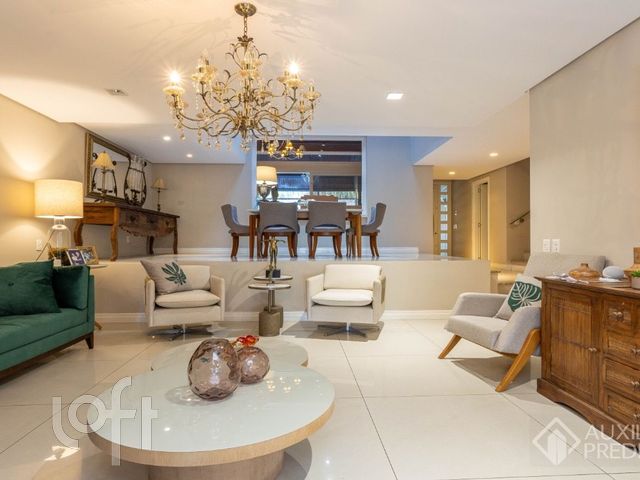 Casa com 282m², 3 dormitórios, 1 suíte, 4 vagas, Chácara das Pedras em Porto Alegre