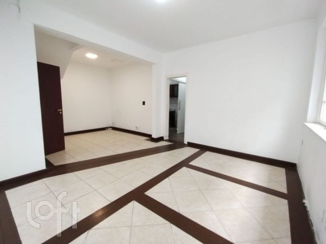 Casa com 156m², 4 dormitórios, 3 vagas, Menino Deus em Porto Alegre