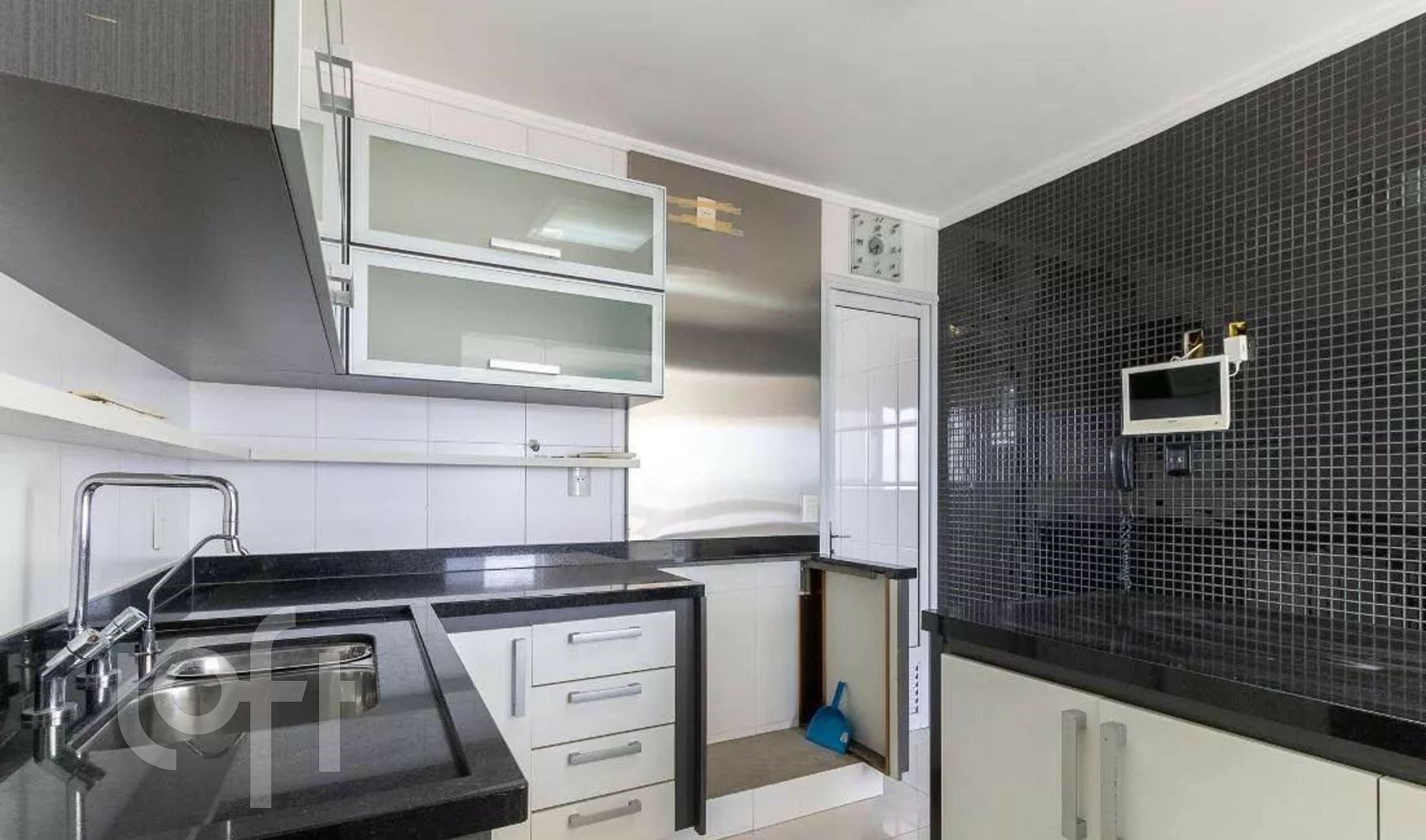 Apartamento à venda com 2 quartos, 165m² - Foto 8