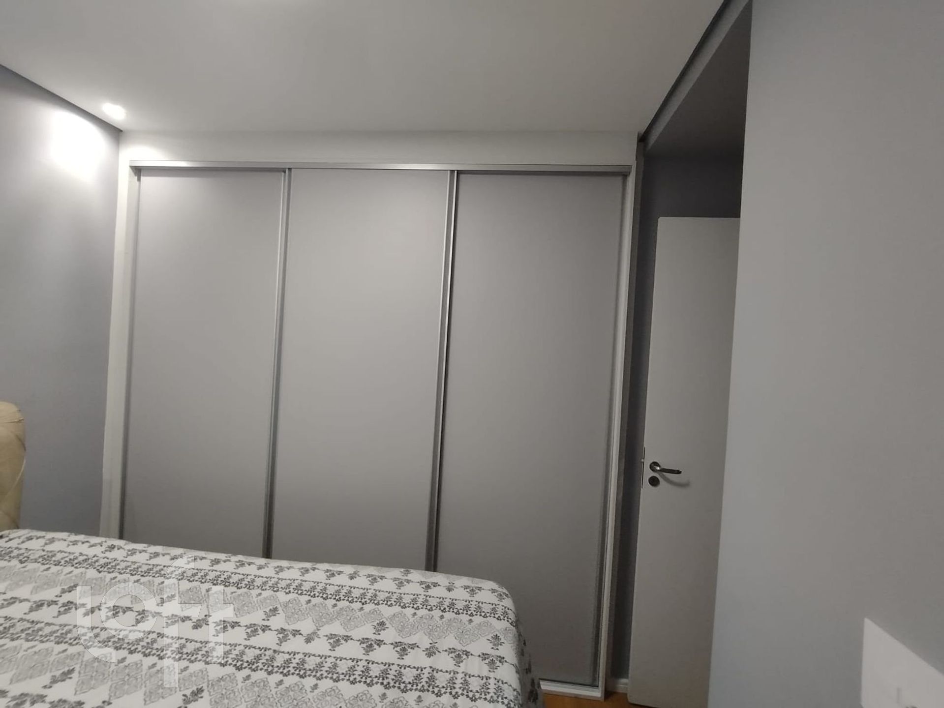 Apartamento à venda com 2 quartos, 40m² - Foto 5