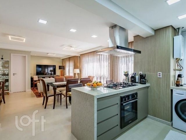 Apartamento com 93m², 3 dormitórios, 1 suíte, 3 vagas, Petrópolis em Porto Alegre