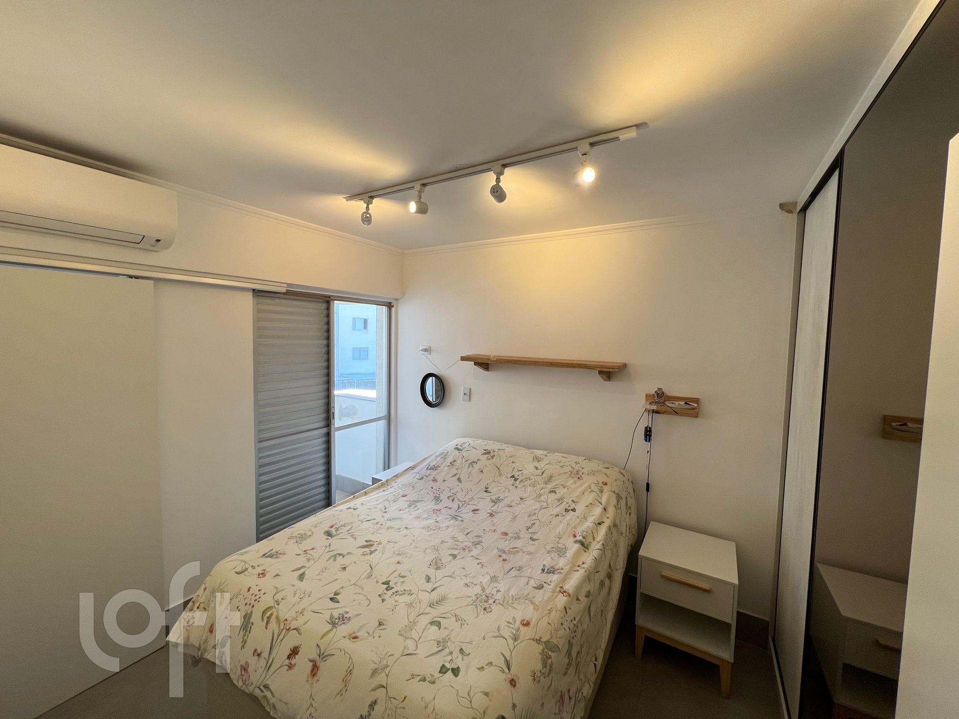 Apartamento à venda com 1 quarto, 70m² - Foto 10