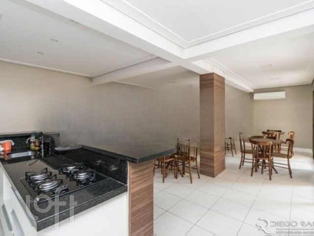 Apartamento com 79m², 2 dormitórios, 1 suíte, 1 vaga, Higienópolis em Porto Alegre