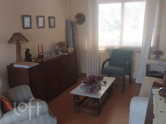 Apartamento com 74m², 2 dormitórios, 1 suíte, 1 vaga, Petrópolis em Porto Alegre